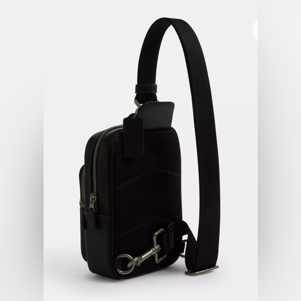 Coach Sling pack with Varsity Graphic - Picture 4 of 11
